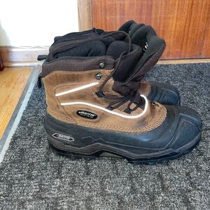 Men’s size 14 Baffin winter boots